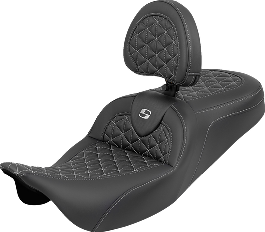 Asiento RoadSofa™ Tri Gripper - Asiento RoadSofa™ Tri Gripper - Alcance estándar - Costura plateada - con respaldo - FLH/FLT '08-'25