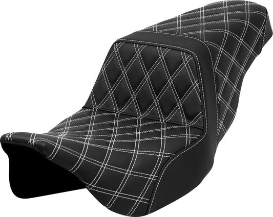 Asiento subido con costura de celosía - Asiento subido con costura de celosía - Puntada blanca - FLH/FLT '08-'23