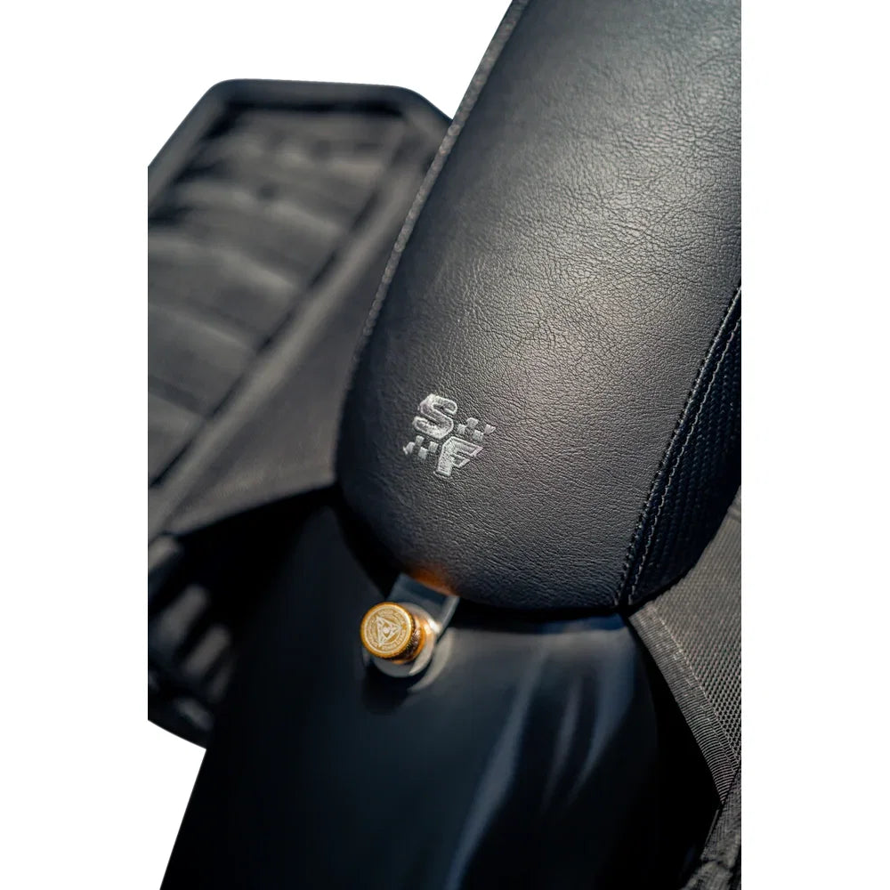 Asiento SLYFOX The Drifter Drifter Gray Logo Black Vinyl W/ Slipstop Carbon Fiber XL '04-'22
