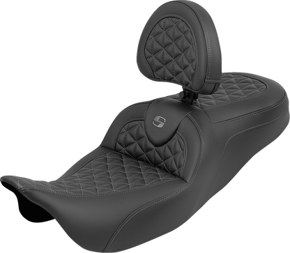 Asiento RoadSofa™ Tri Gripper - Asiento RoadSofa™ Tri Gripper - Alcance estándar - Costura gris - con respaldo - FLH/FLT '08-'25