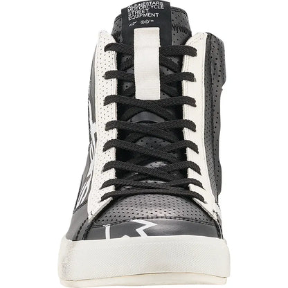 Zapatos con estilo declarado