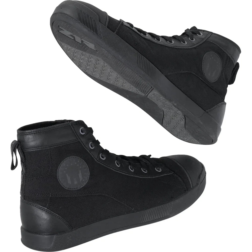 Botas demacradas