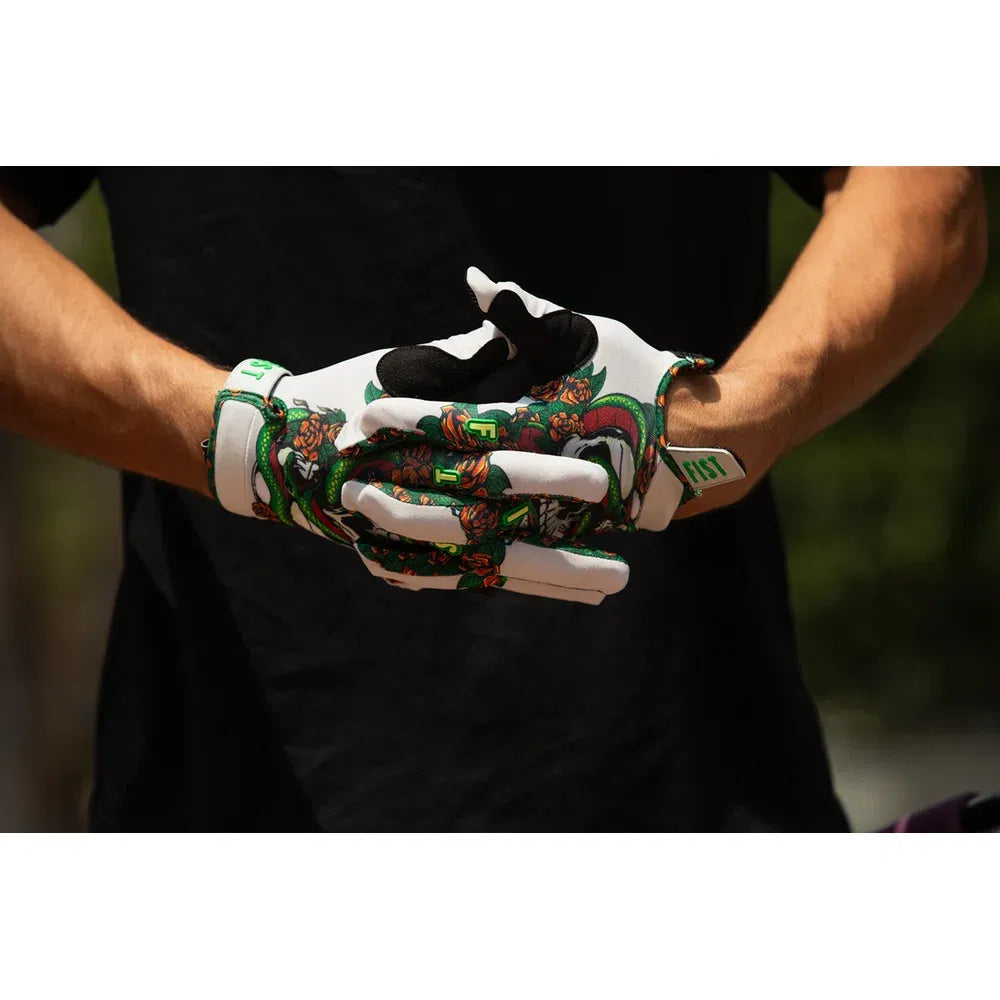 Guantes venenosos atados