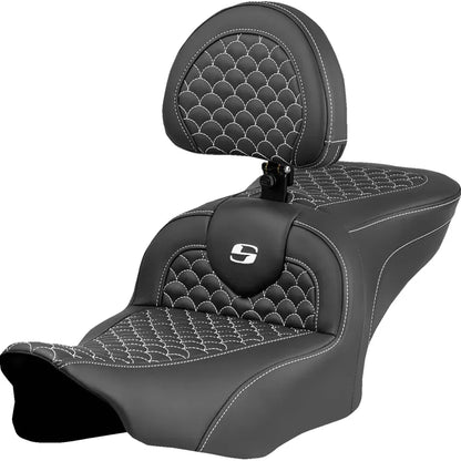 Asiento Dragon Scale Stitch RoadSofa™ - Asiento Roadsofa™ - Dragon Scale Stitch - Punto blanco - con respaldo - FLTR/FLHX '23-'24