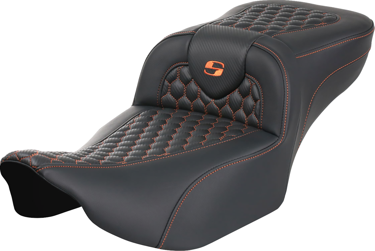 Asiento de alcance extendido Roadsofa™ - Asiento de alcance extendido Roadsofa™ - sin respaldo - Panal - Puntada naranja - FLTR/FLHX '23-'24