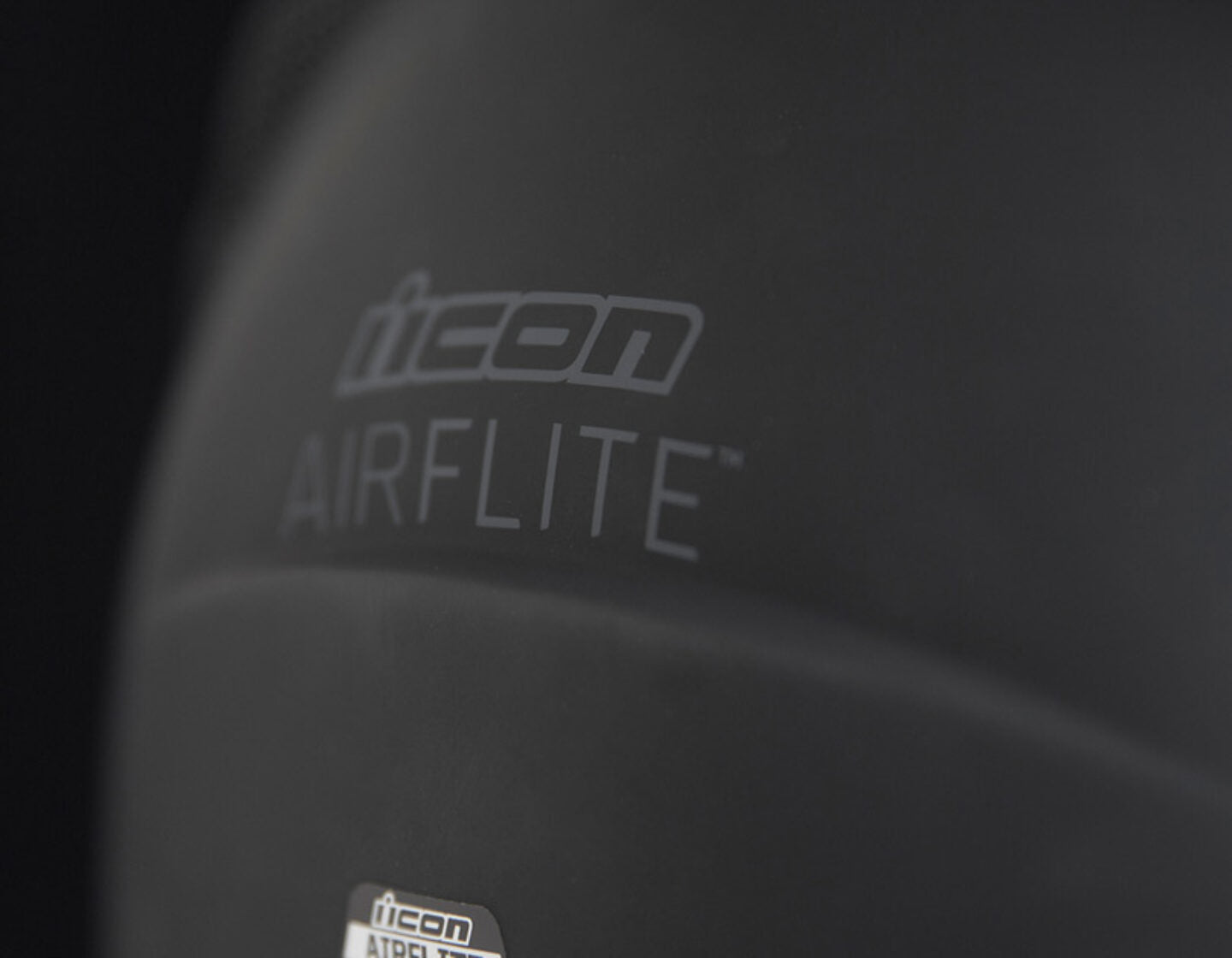 Casco icon discount airflite negro mate