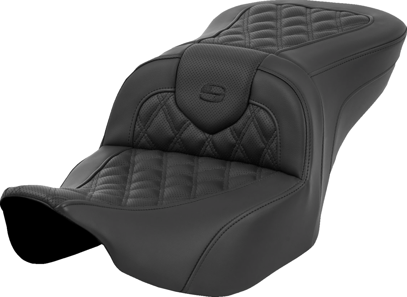 Asiento con calefacción Roadsofa™ con costura de celosía - Asiento con calefacción Roadsofa™ - Costura de celosía - sin respaldo - FLT/FLH '23-'24