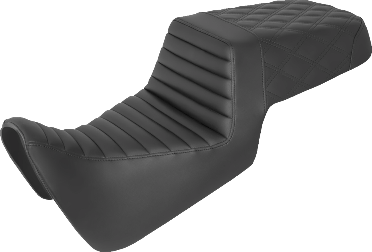 Asiento elevado con costura de celosía - Asiento elevado - Tuck-n-Roll delantero/cosido de celosía trasero - Negro - Pan America '21-'24