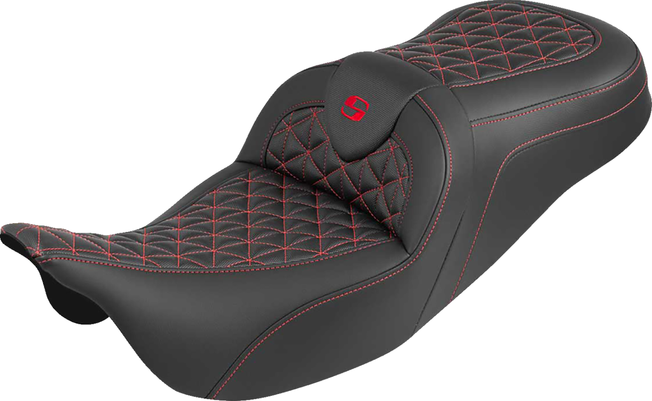 Asiento RoadSofa™ Tri Gripper - Asiento RoadSofa™ Tri Gripper - Alcance estándar - Costura roja - sin respaldo - FLH/FLT '08-'25