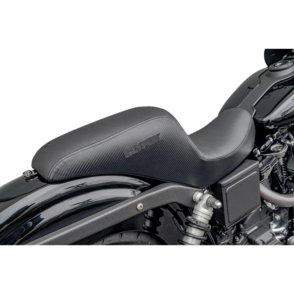 Asiento SLYFOX The Drifter Drifter Black Logo Black Vinyl W/ Slipstop Carbon Fiber Dyna '96-'03