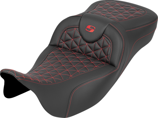 Asiento RoadSofa™ Tri Gripper - Asiento RoadSofa™ Tri Gripper - Alcance extendido - Costura roja - sin respaldo - FLH/FLT '08-'25