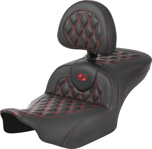 Asiento Roadsofa™ con costura de celosía - Asiento RoadSofa™ - con respaldo - Fibra de carbono - Costura de celosía - Costura roja - FLTR/FLHX '23-'24
