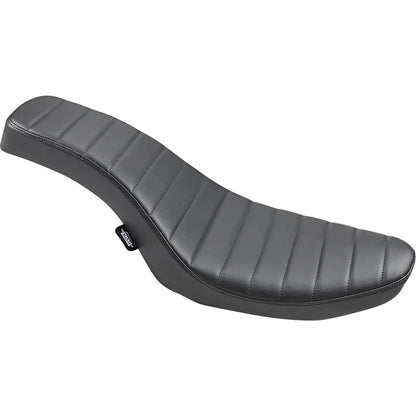 Asiento clásico estilo cuchara con puntadas