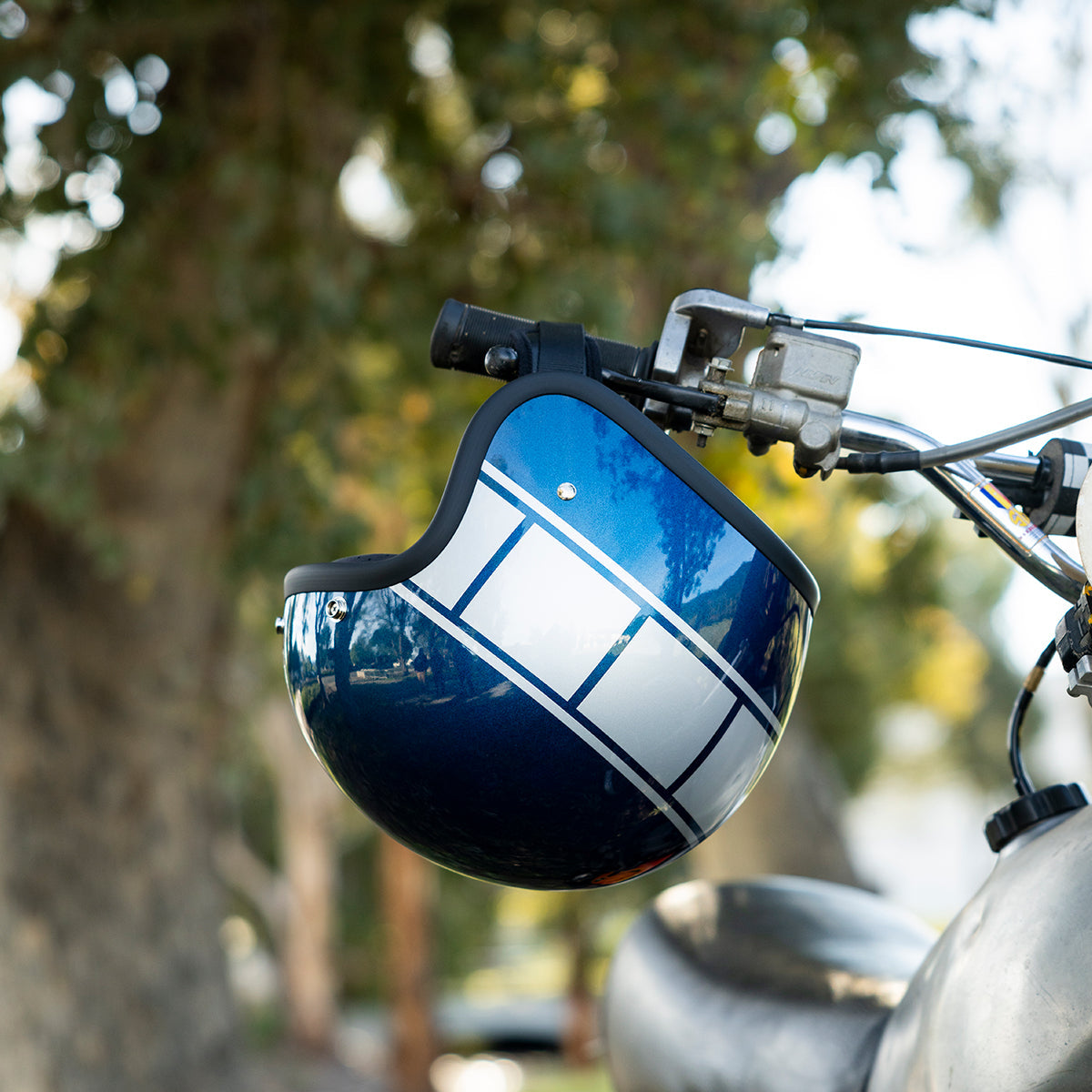 Casco bonanza holeshot azul metálico/plata
