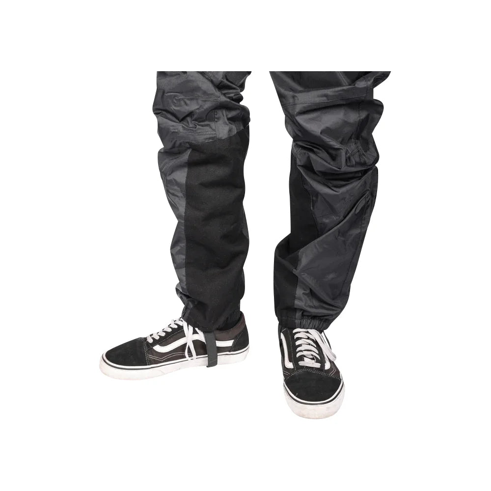 Pantalones de lluvia misión