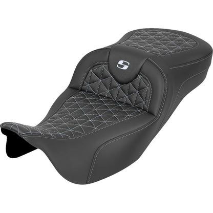 Asiento RoadSofa™ Tri Gripper - Asiento RoadSofa™ Tri Gripper - Alcance extendido - Costura plateada - sin respaldo - FLH/FLT '08-'25