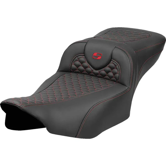 Asiento Dragon Scale Stitch RoadSofa™ - Asiento de alcance extendido Roadsofa™ - Dragon Scale Stitch - Punto rojo - sin respaldo - FLTR/FLHX '23-'24
