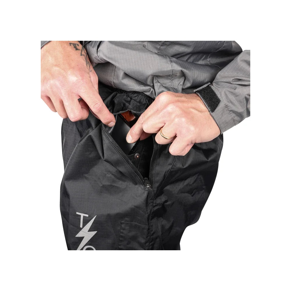 Pantalones de lluvia misión