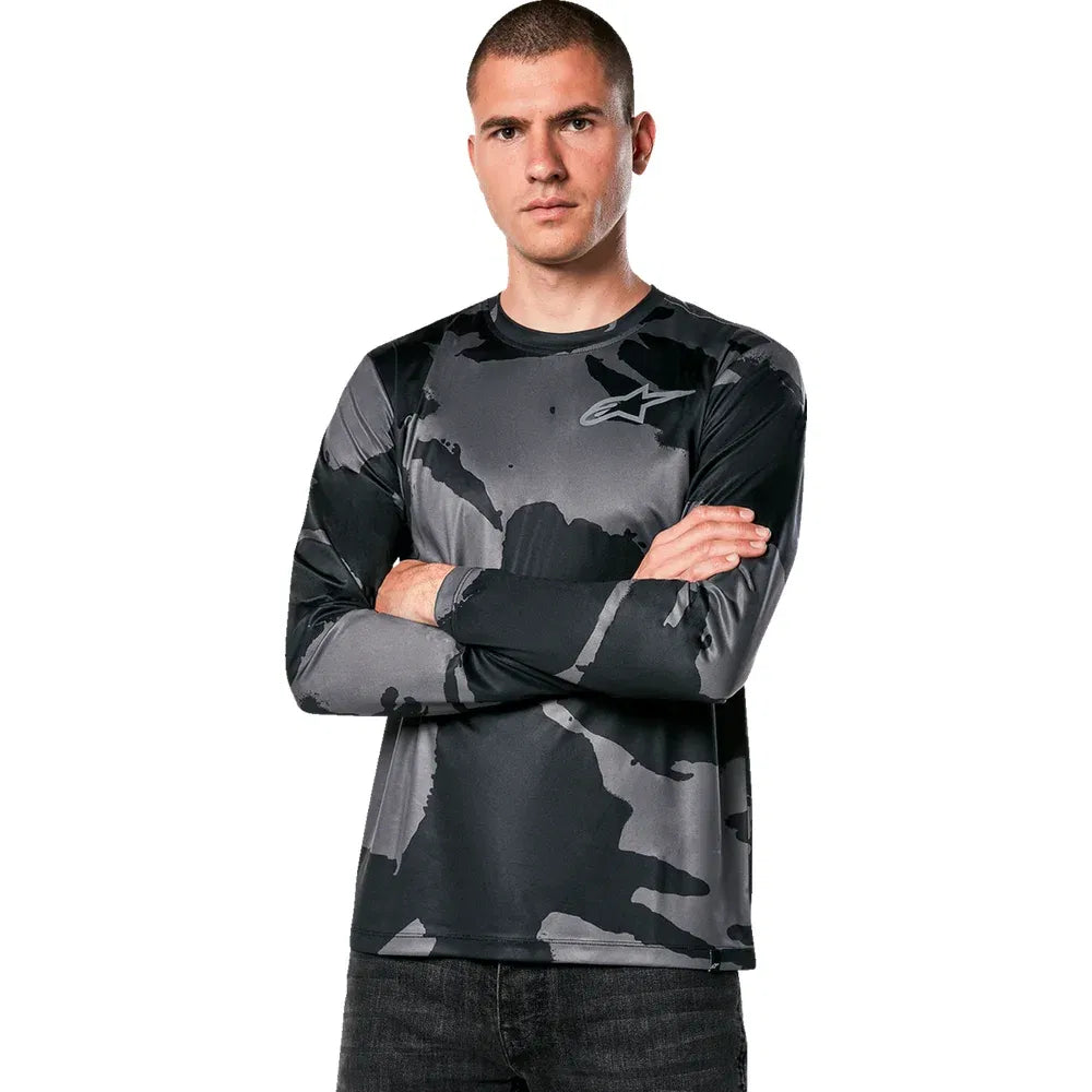 Playera de rendimiento de camuflaje