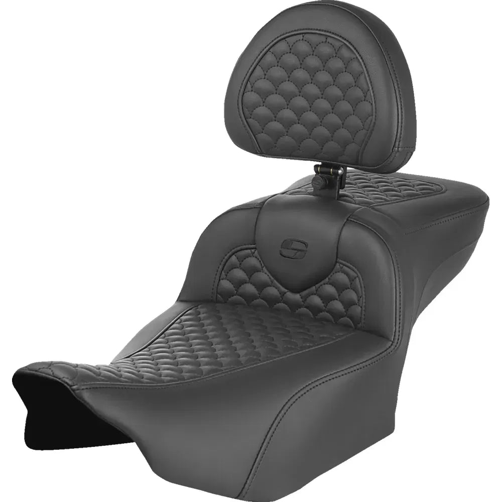 Asiento Dragon Scale Stitch RoadSofa™ - Asiento Roadsofa™ - Dragon Scale Stitch - con respaldo - Alcance extendido - FLTR/FLHX '23-'25