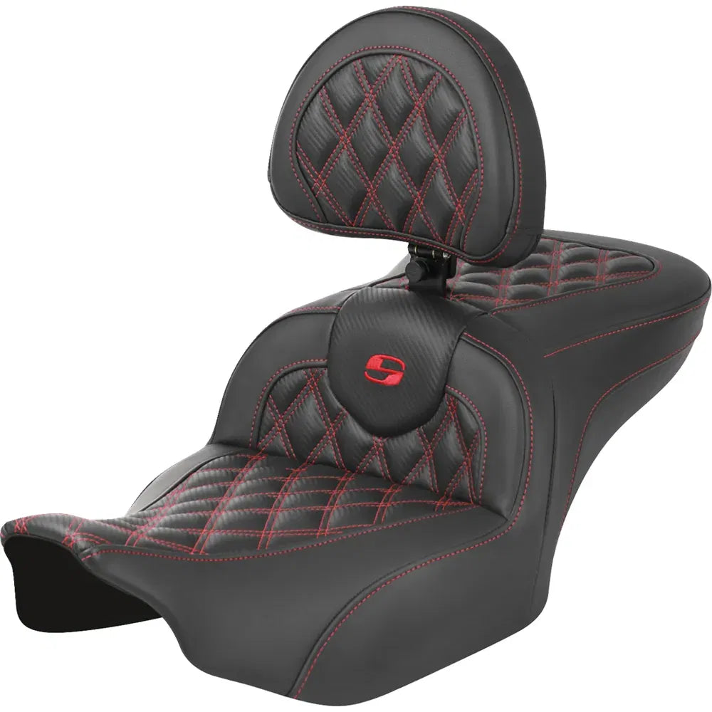 Asiento Roadsofa™ con costura de celosía - Asiento RoadSofa™ - con respaldo - Fibra de carbono - Costura de celosía - Costura roja - FLTR/FLHX '23-'24