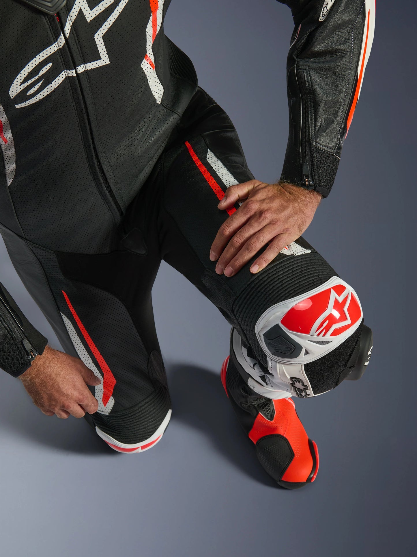 Traje Alpinestars GP Tech v5 - Negro/Blanco/Rojo