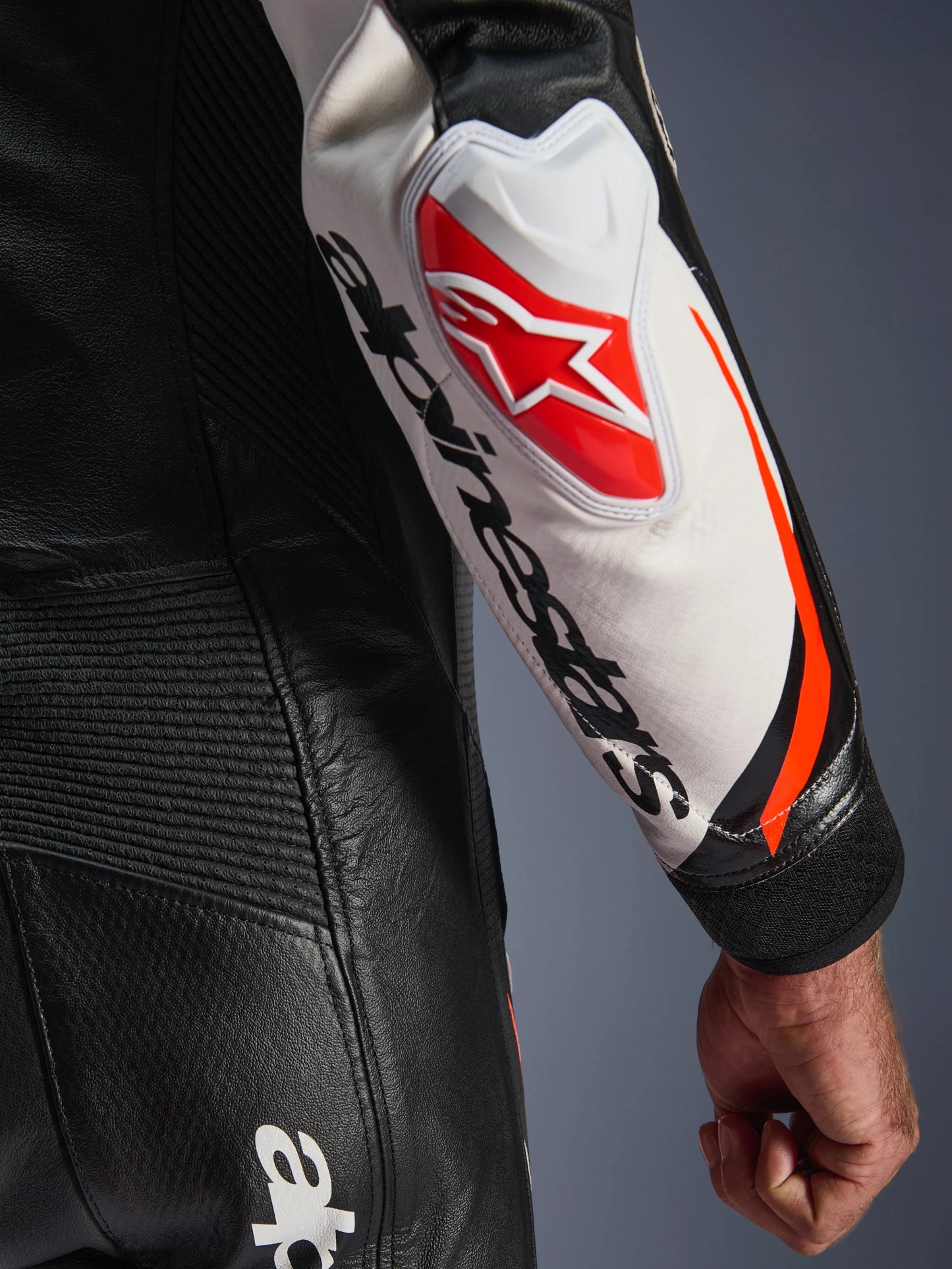 Traje Alpinestars GP Tech v5 - Negro/Blanco/Rojo