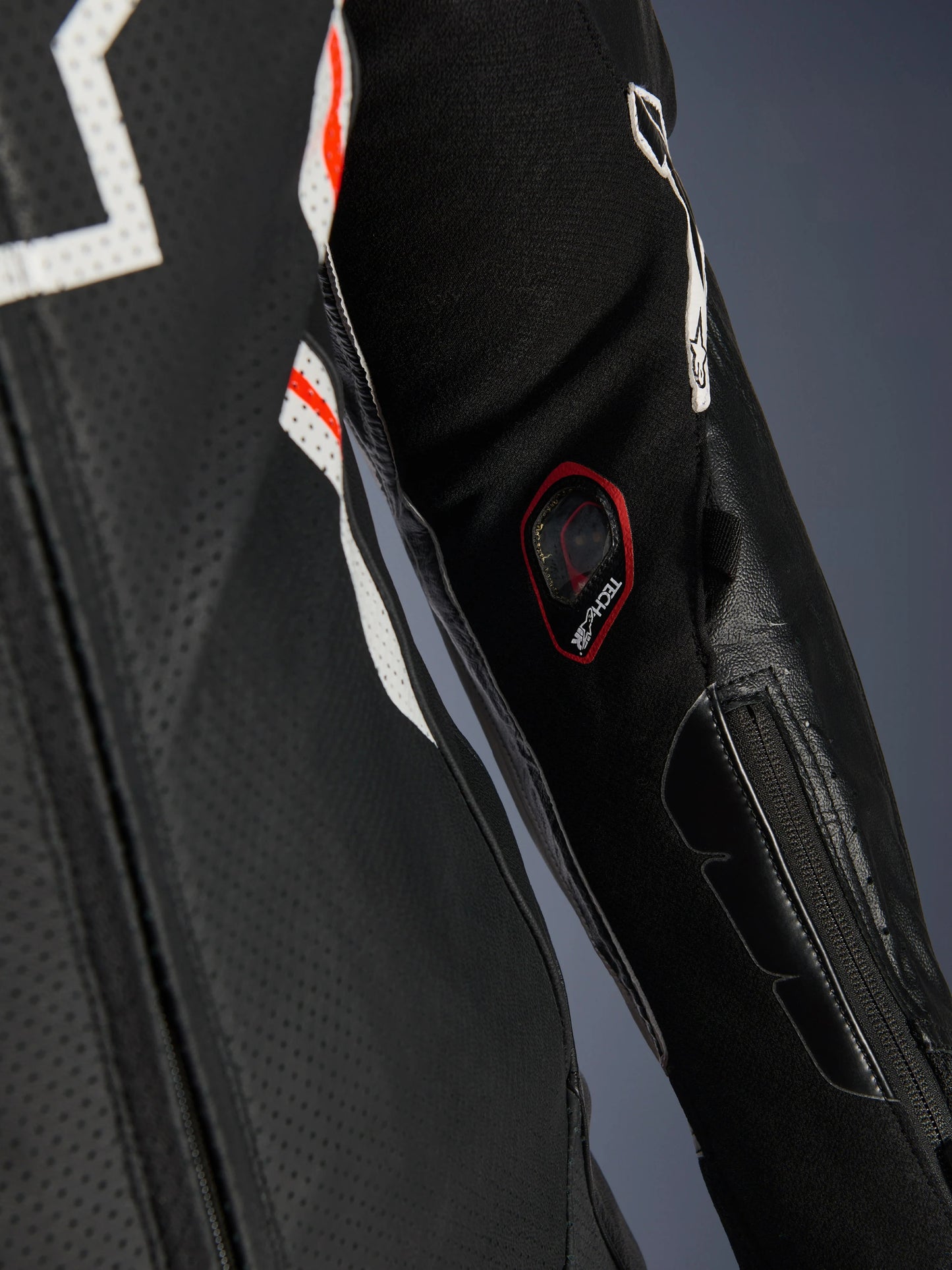Traje Alpinestars GP Tech v5 - Negro/Blanco/Rojo