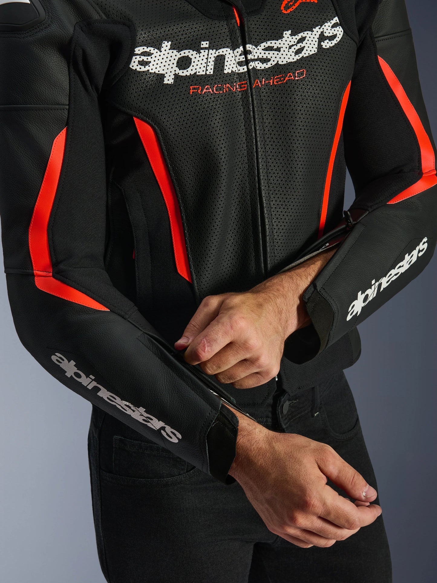 Chamarra de Piel Alpinestars GP Force v2 Airflow - Negro/Rojo