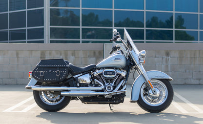 35L - Legacy Extra Large Studded Leather Motocicleta Alforjas para Harley Softail Heritage FLSTC/I