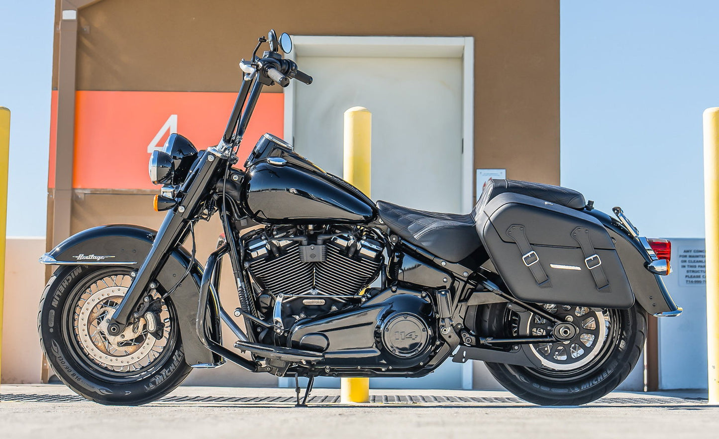 42L - Baldur Extra Large Leather Wrapped Motocicleta Hard Alforjas para Harley Softail Heritage FLHC/S