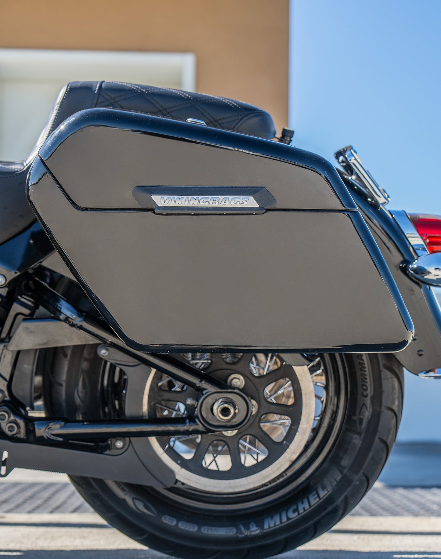 42L - Baldur Extra Large Painted Motocicleta Hard Alforjas para Harley Softail Heritage FLHC/S