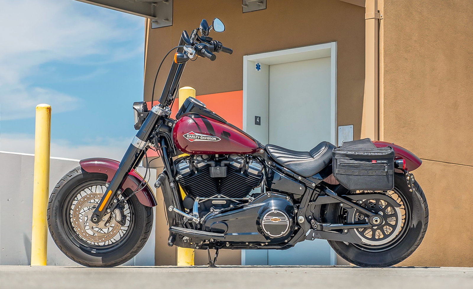 18L - Patriot Medium Throw Over Alforjas para Harley Softail Slim FLSL