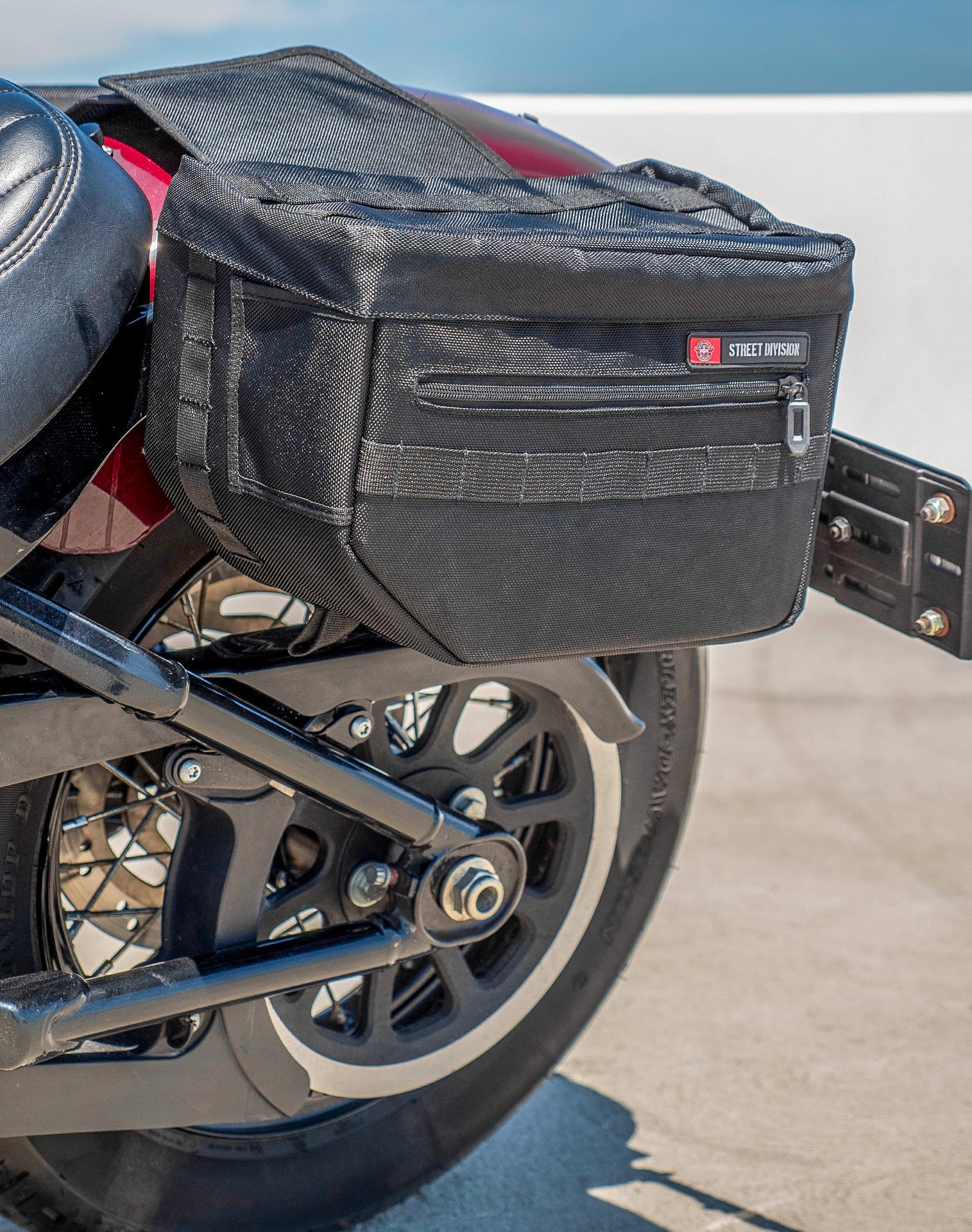 18L - Patriot Medium Throw Over Alforjas para Harley Softail Slim FLSL