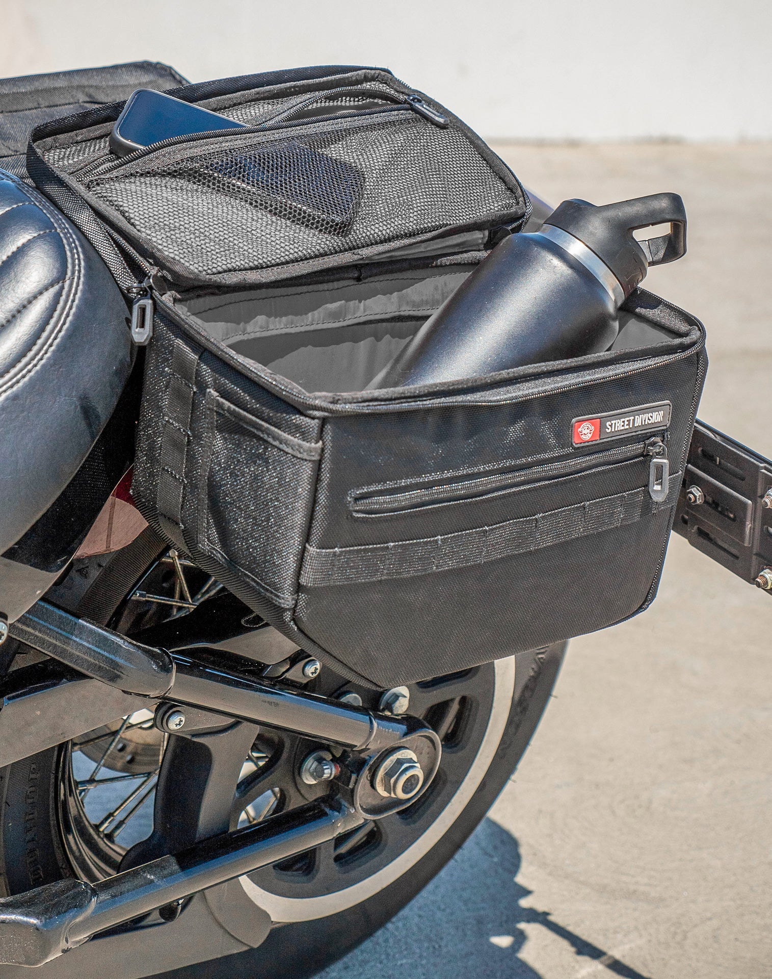18L - Patriot Medium Throw Over Alforjas para Harley Softail Slim FLSL