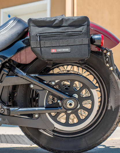10L - Patriot Small Throw Over Alforjas para Harley Softail Slim FLSL