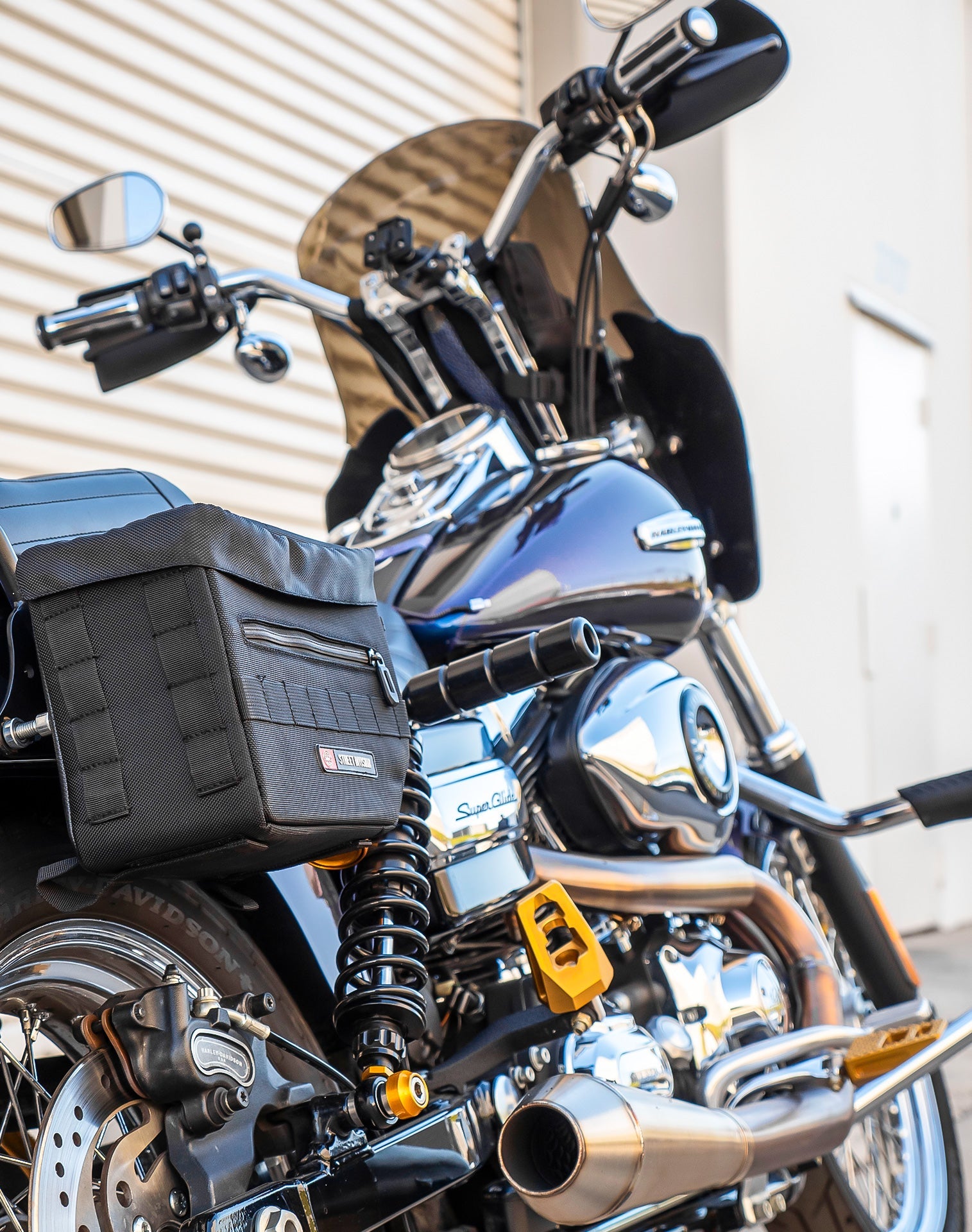10L - Patriot Small Throw Over Alforjas para Harley Dyna Super Glide Custom FXDC/I