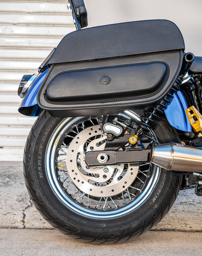 32L - Pantheon Large Hard Mount Shock Cutout Alforjas para Harley Dyna Super Glide FXD/I