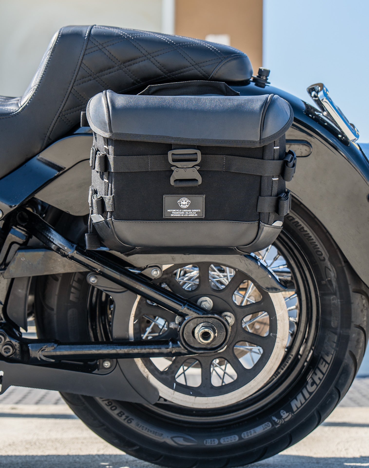 10L - Incognito Quick Mount Small Solo Motocicleta Alforja (Left Only) para Harley Softail Heritage FLHC/S