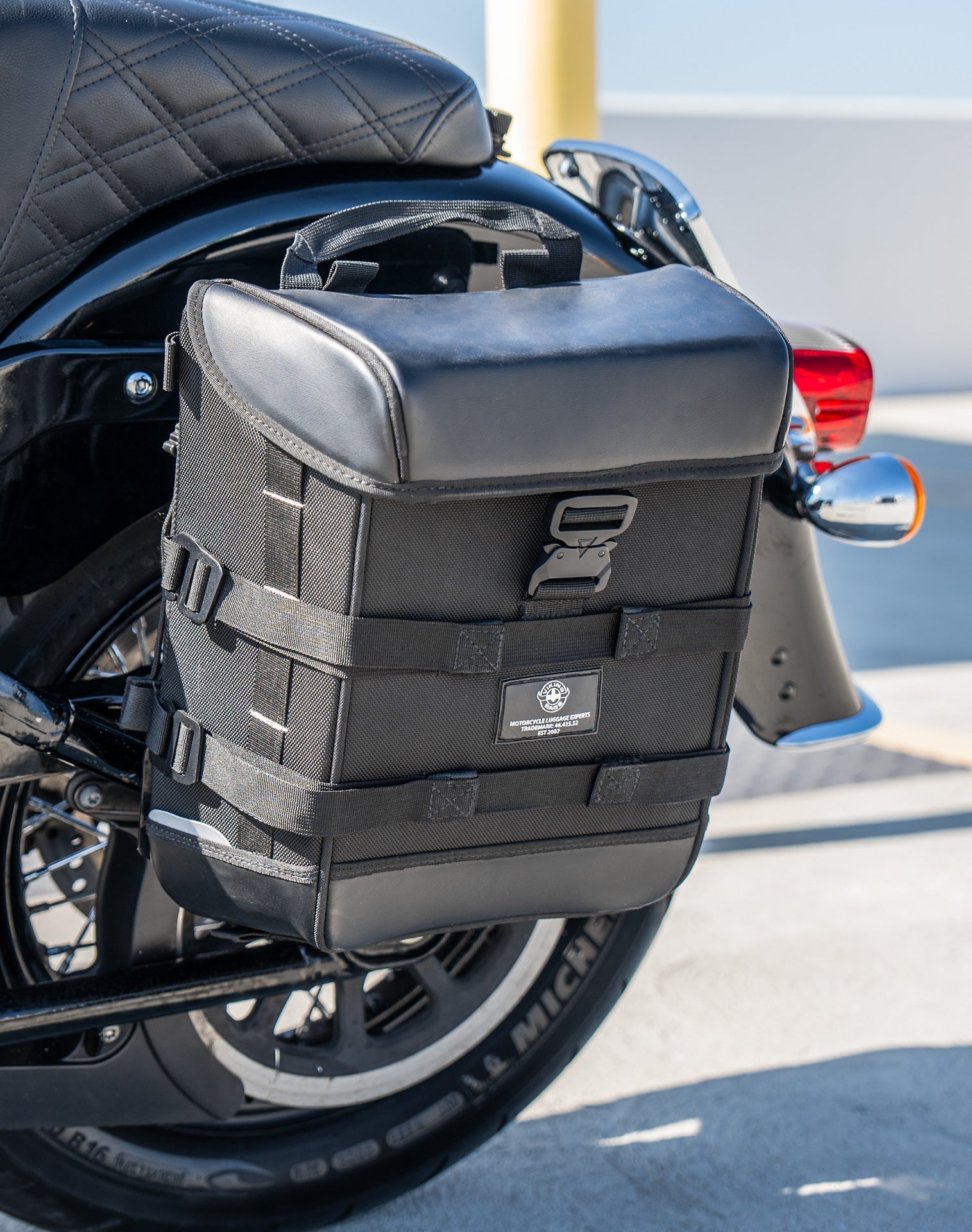 15L - Incognito Quick Mount Medium Solo Motocicleta Alforja (Left Only) para Harley Softail Heritage FLHC/S