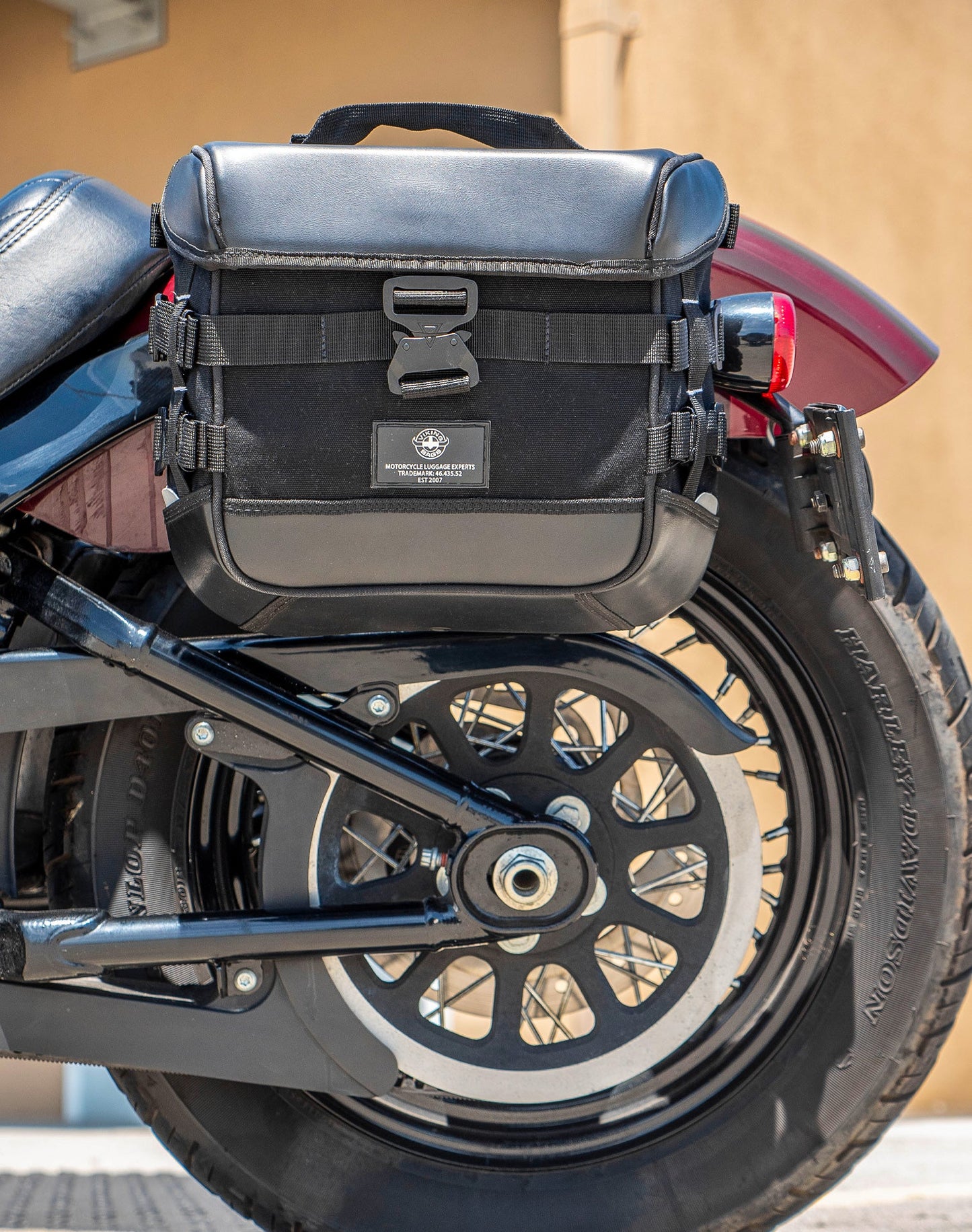 10L - Incognito Quick Mount Small Solo Motocicleta Alforja (Left Only) para Harley Softail Slim FLSL