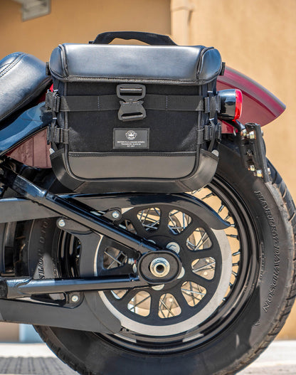 10L - Incognito Quick Mount Small Solo Motocicleta Alforja (Left Only) para Harley Softail Slim FLSL