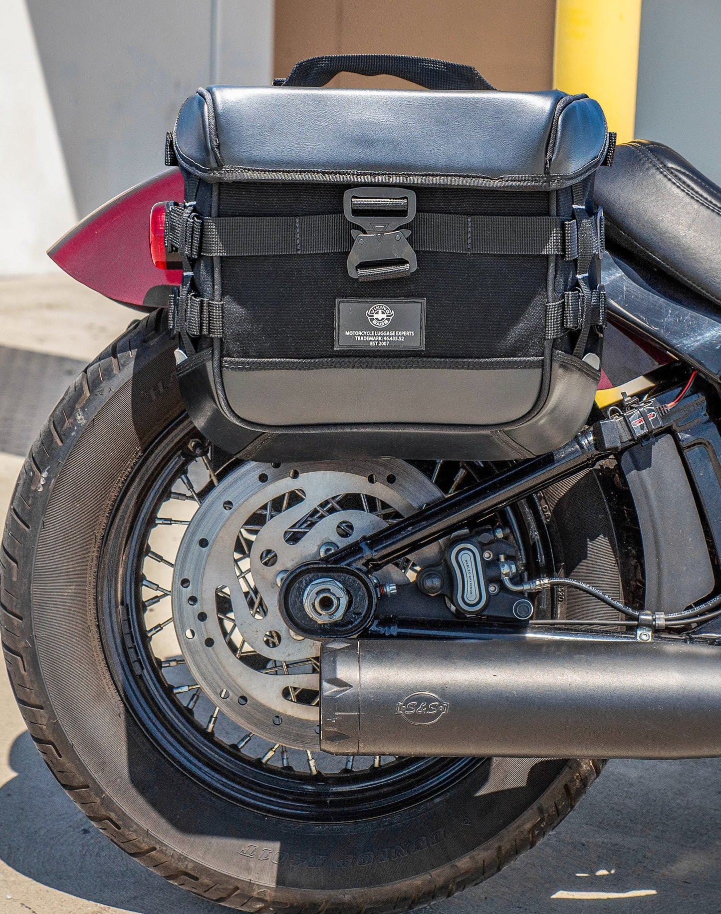 10L - Incognito Quick Mount Small Solo Motocicleta Alforja (Right Only) para Harley Softail Slim FLSL