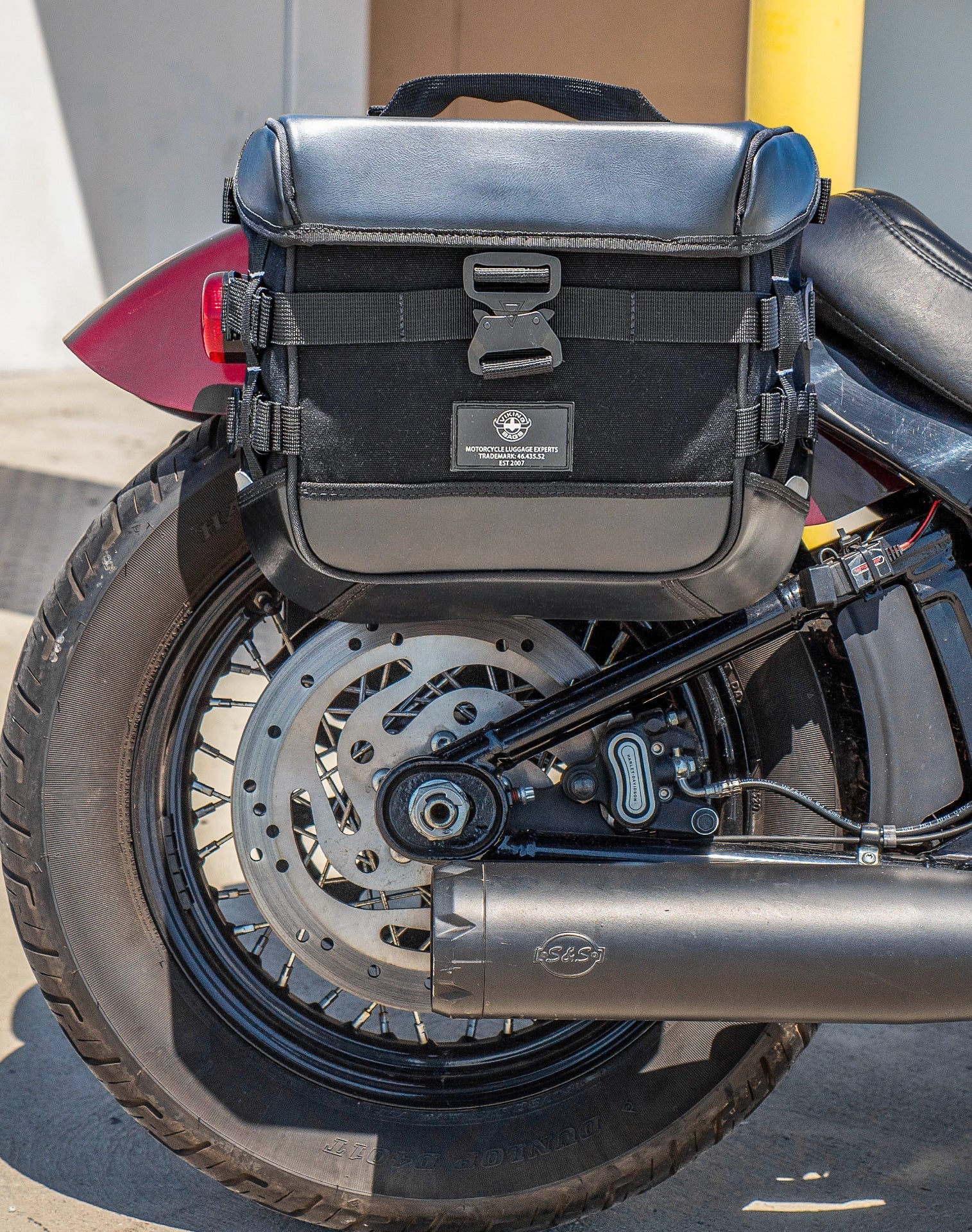 10L - Incognito Quick Mount Small Solo Motocicleta Alforja (Right Only) para Harley Softail Slim FLSL