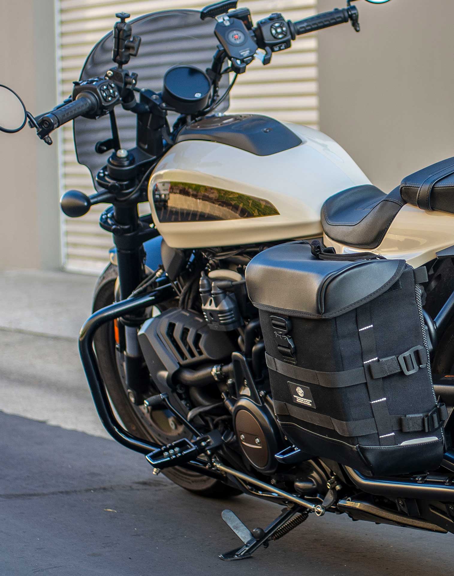 15L - Incognito Quick Mount Medium Solo Alforja (Left Only) para Harley Sportster S (RH1250S) RA1