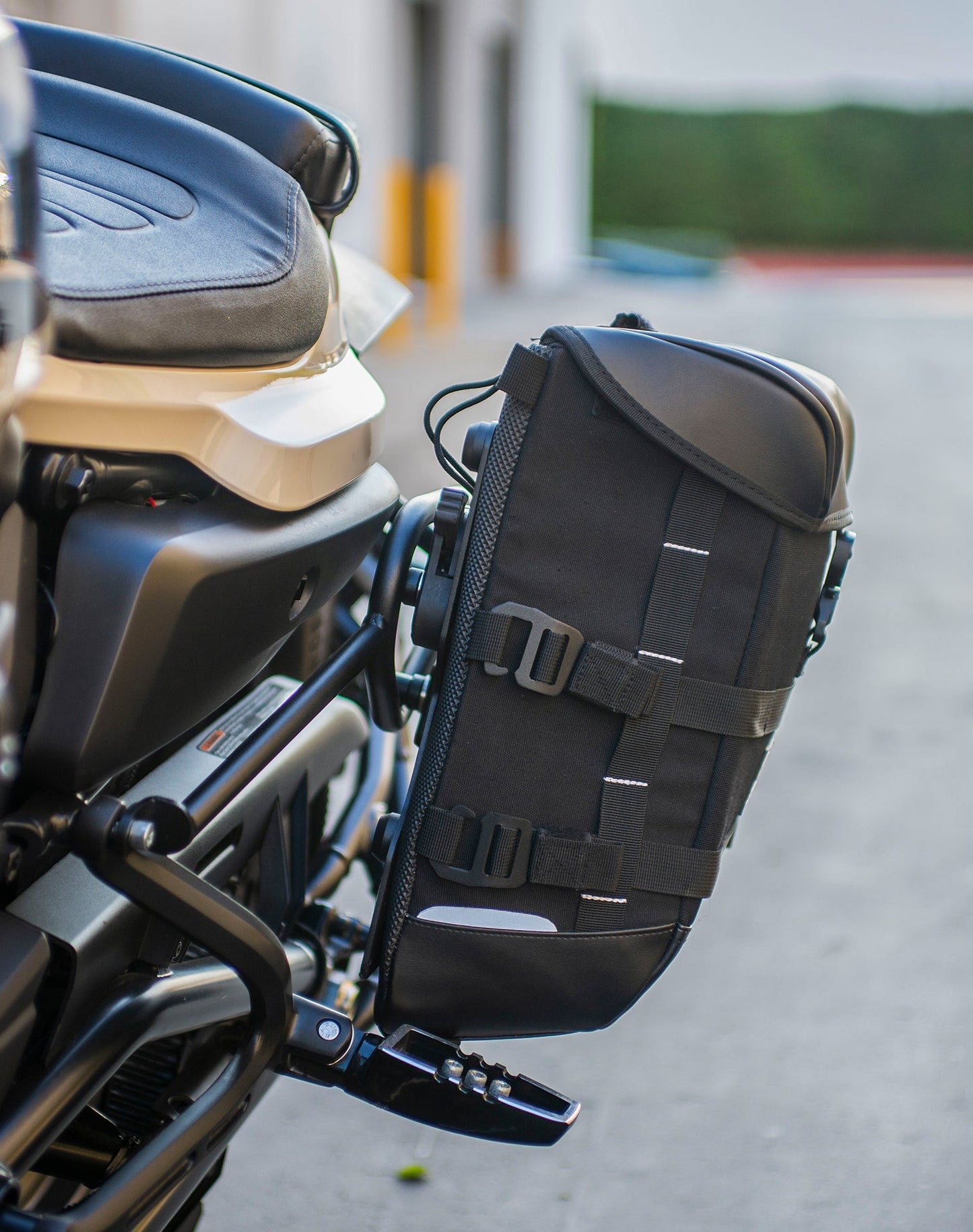 15L - Incognito Quick Mount Medium Solo Alforja (Left Only) para Harley Sportster S (RH1250S) RA1