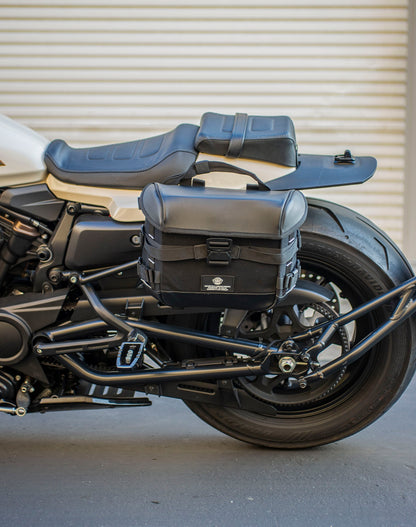 10L - Incognito Quick Mount Small Solo Alforja (Left Only) para Harley Sportster S (RH1250S) RA1