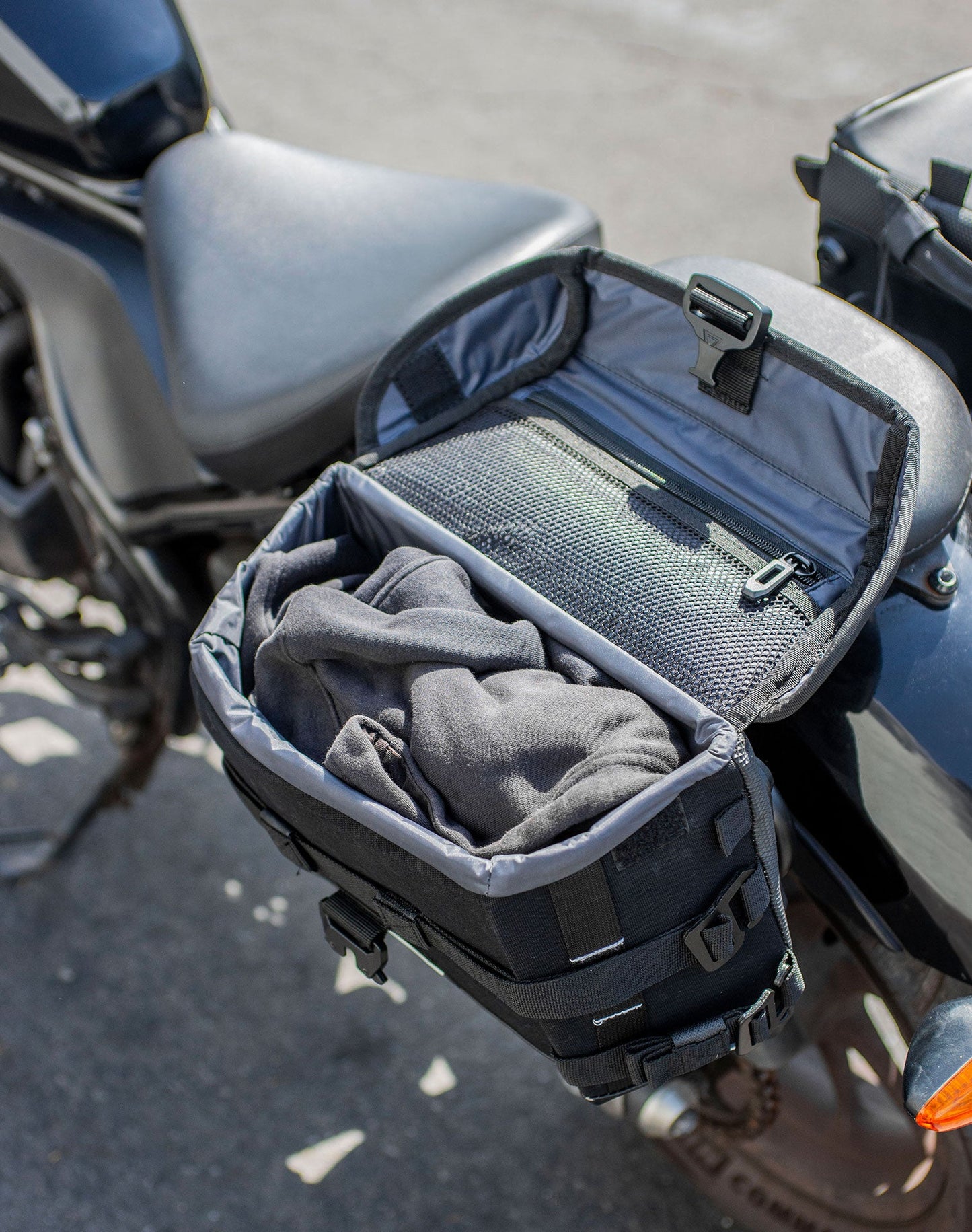 10L - Incognito Quick Mount Small Honda Rebel 300 Solo Alforja (Left Only)