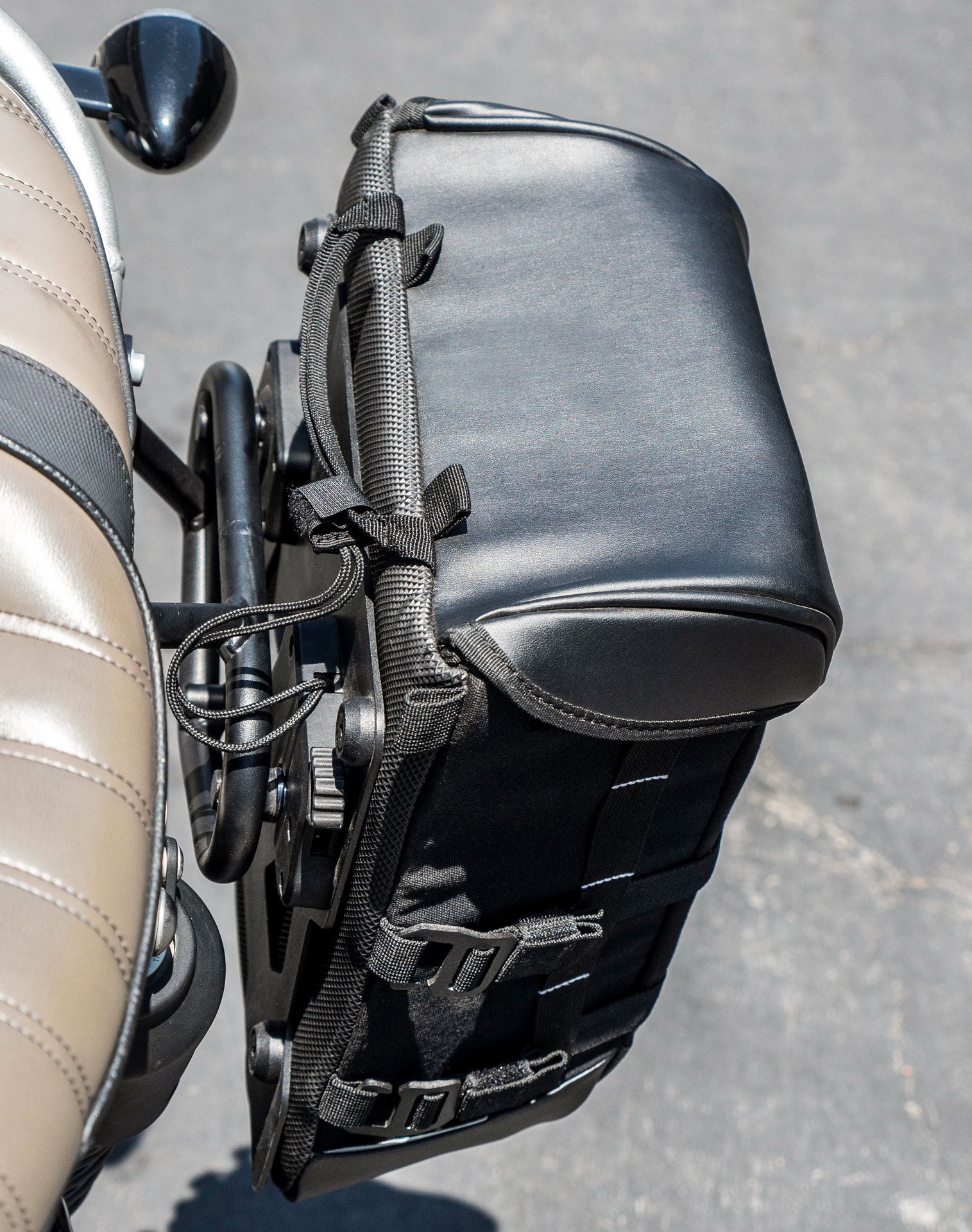 15L - Incognito Quick Mount Medium Triumph Scrambler 1200 Solo Alforja (Left Only)