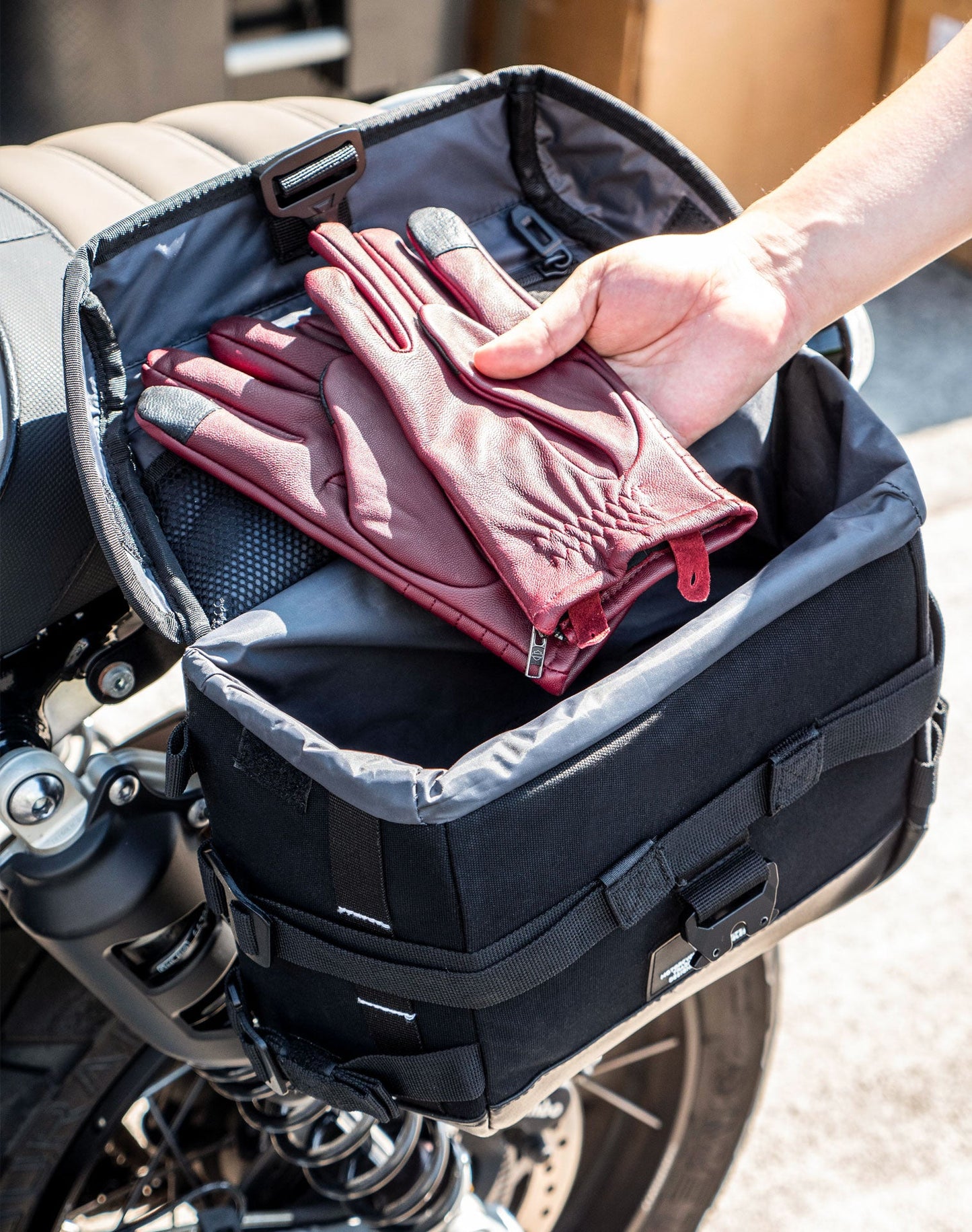 10L - Incognito Quick Mount Small Triumph Scrambler 1200 Solo Alforja (Left Only)